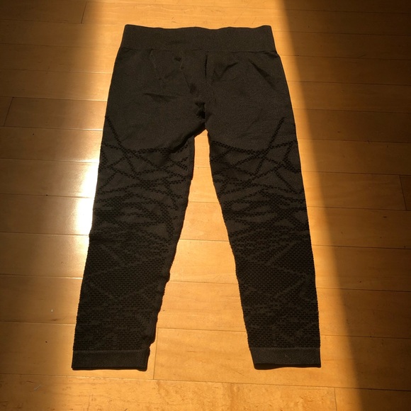 Fabletics leggings - Picture 2 of 4